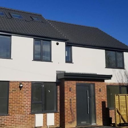 Paradigm House, Modern 2-Bedroom Duplex Apartment 2, Free Parking, Oxford Exterior photo