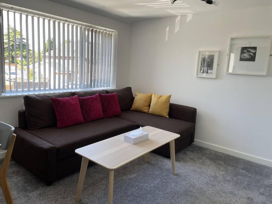 Paradigm House, Modern 2-Bedroom Duplex Apartment 2, Free Parking, Oxford Exterior photo